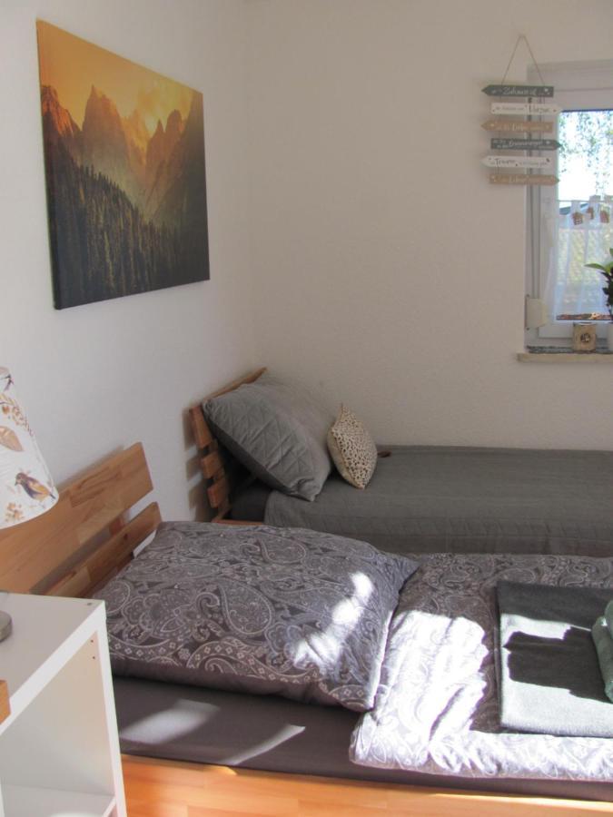 #1Gemuetliches Ruhiges Sonniges Balkonzimmer Mit Gemeinschaftsbad W-Lan Airport Nah Late Night Check In Haus Nr 9,5 Trunkelsberg Eksteriør billede